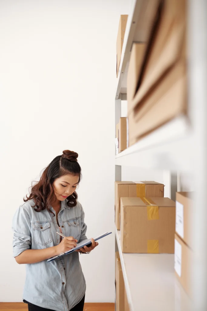 Cuándo y Cómo Enviar Más Stock a Amazon AZestudio360